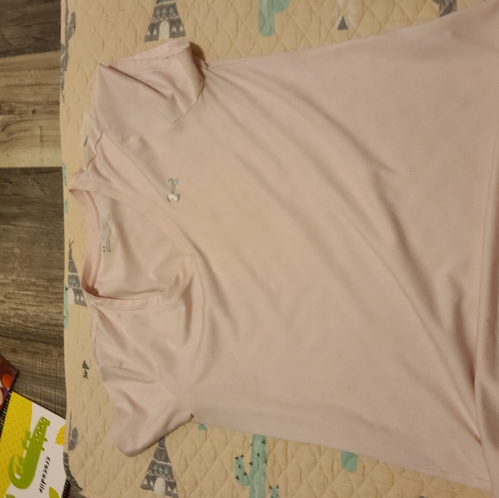 Women's under armour Tshirt